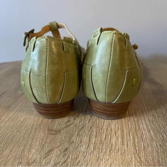 EVERYBODY BY BZ MODA Green Leather Sandals Shoes - Picture 4 of 11